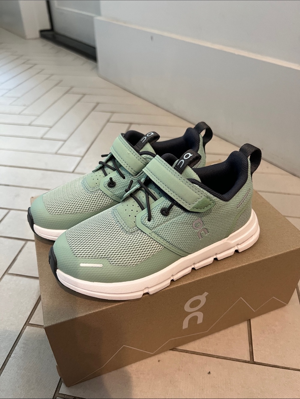ON Kids Mint Green Active Sneaker with Easy Strap